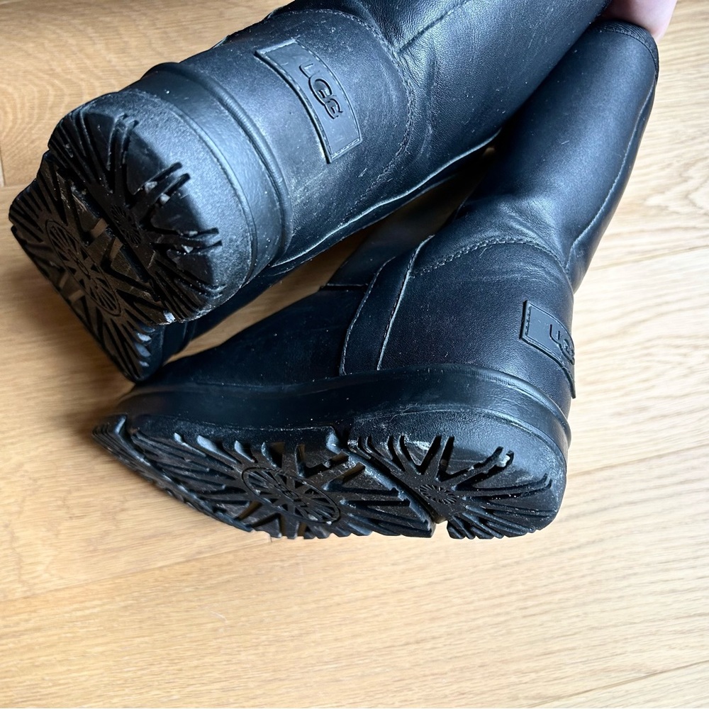 UGG Classic Weather Short Boots - Picture 4 of 5